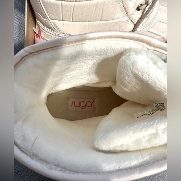 Sugar Women’s Round Toe Lace-Up Duck Boots - Size 11 - Picture 6 of 9